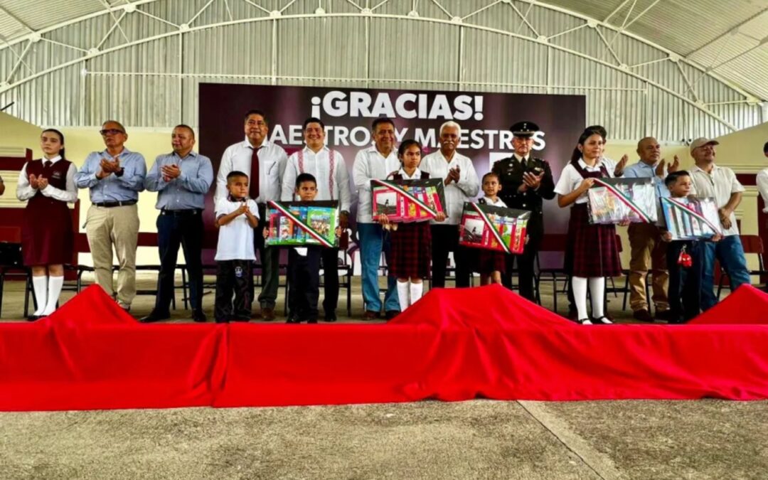 Regresan a clases más de 22 mil estudiantes en Apatzingán