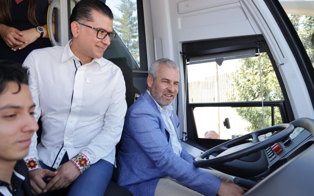 Entrega Bedolla autobús al ITM; destaca inversión educativa para el futuro