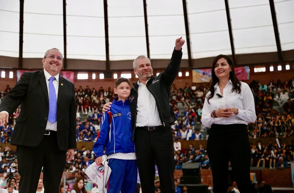 Más de mil 200 escuelas serán beneficiadas con tenis: SEE
