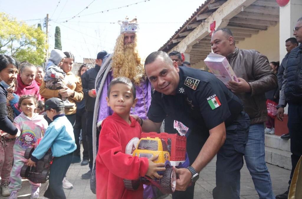 Llevan Reyes Magos de la Guardia Civil, alegría y sonrisas a tenencias de Morelia