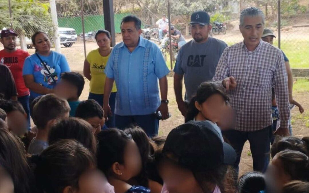 Niñas y niños de Apatzingán reciben regalos por inicio de año: DIF Michoacán