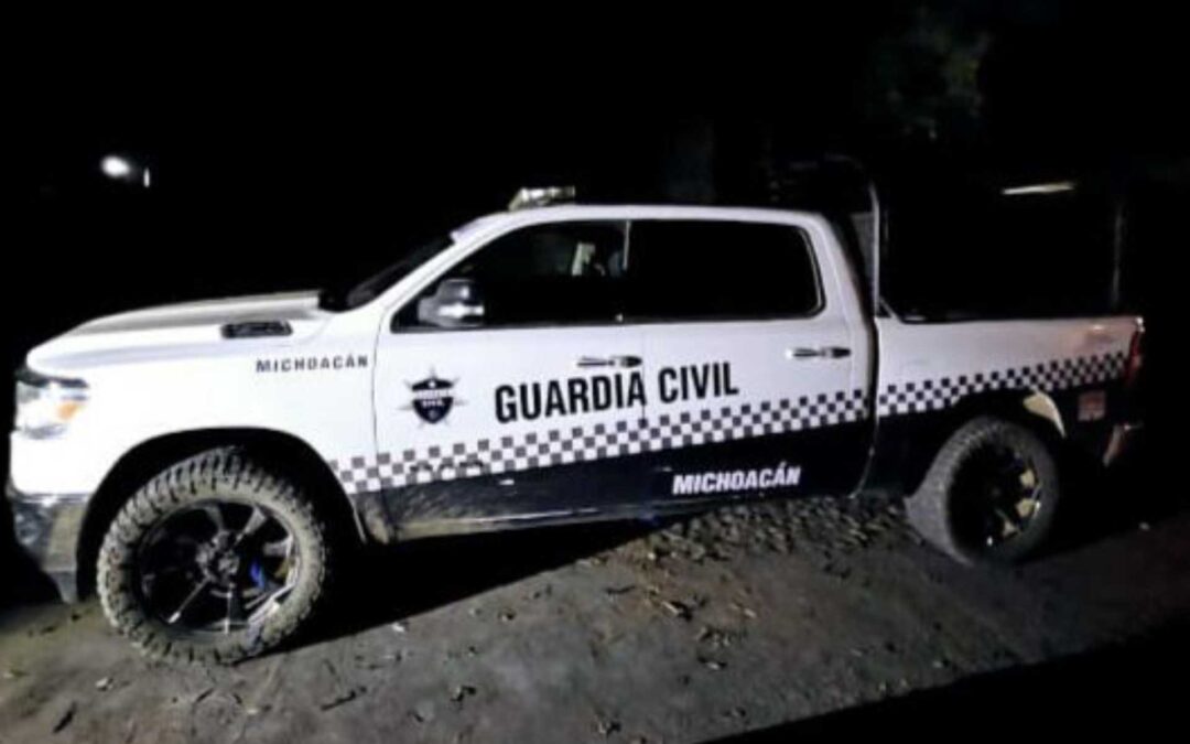 Aseguran unidad apócrifa de la Guardia Civil en Apatzingán