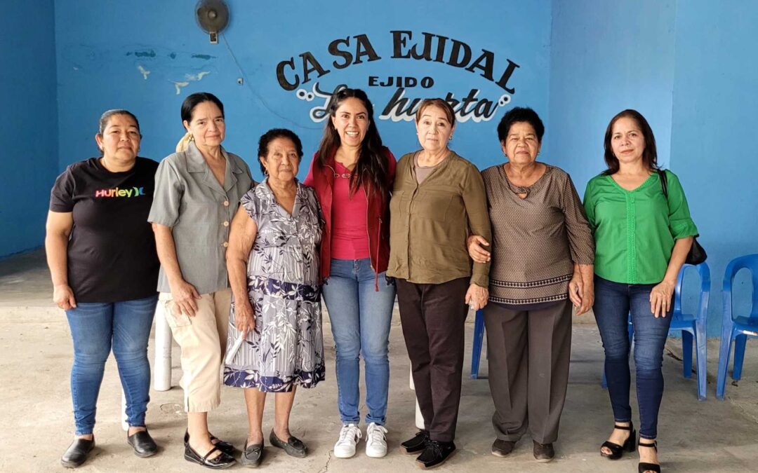 Fanny Arreola apoya al Ejido Hacienda de la Huerta en Apatzingán.