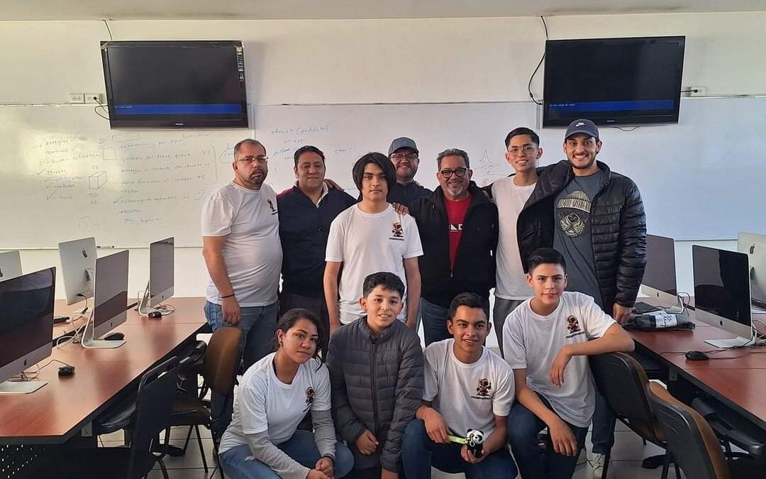 Se alistan estudiantes del Cecytem para Olimpiada Mexicana de Informática