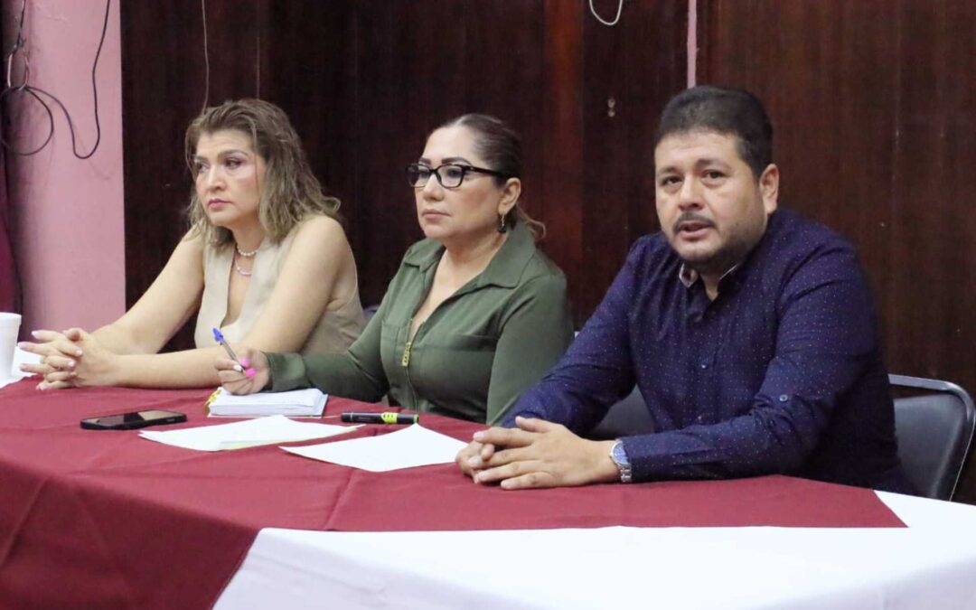 “José Abarca insta a funcionarios a mantener el compromiso en la fase final de la administración”