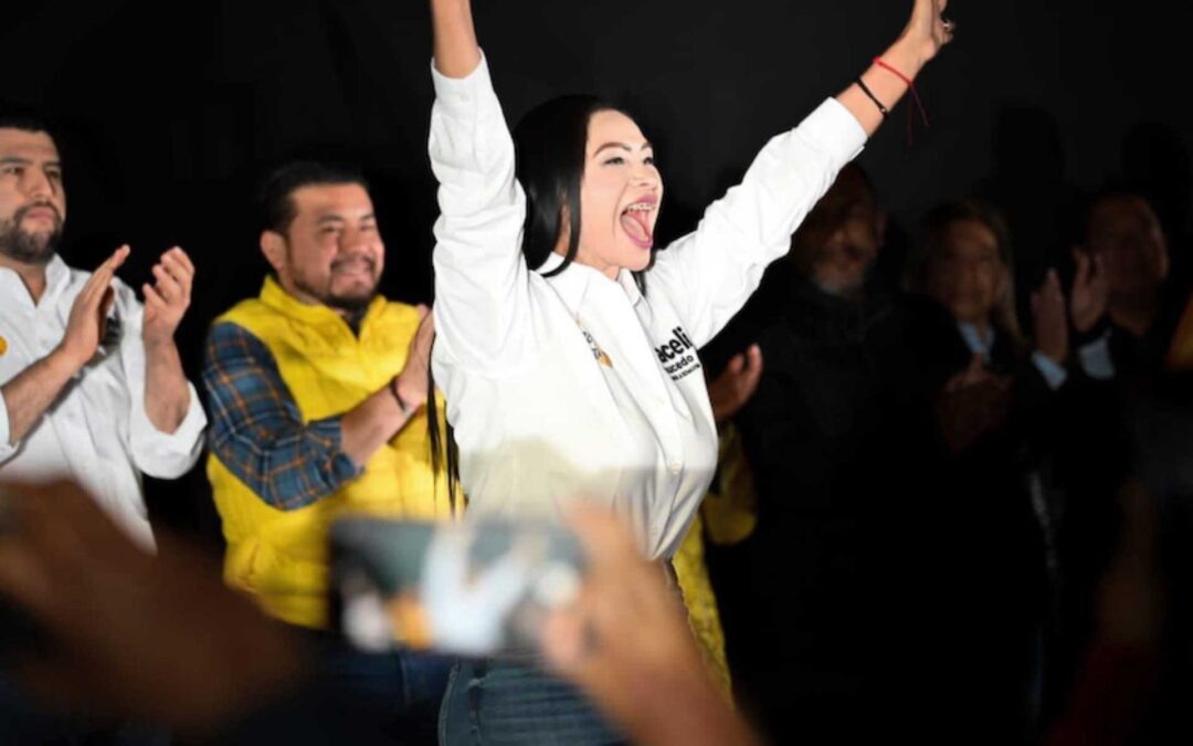Araceli Saucedo, candidata de unidad del PAN, PRI y PRD al senado de la republica, arranca su campaña en Pátzcuaro.