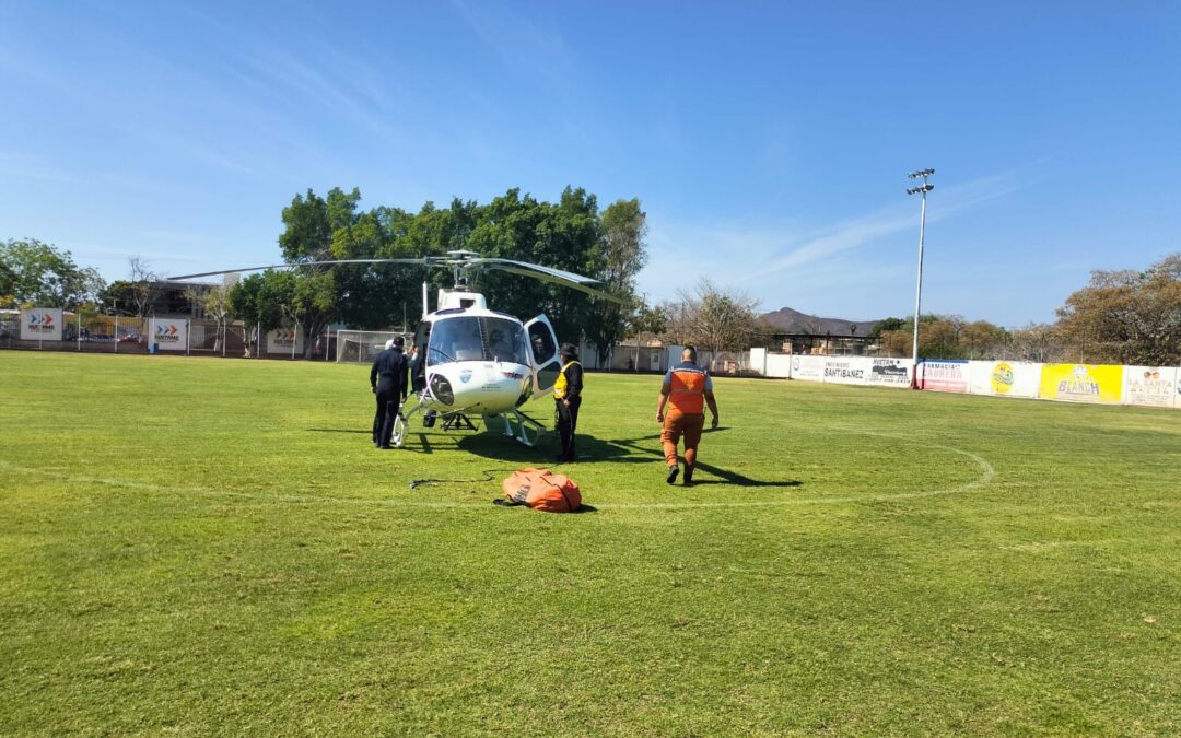 Envían helicóptero con helibalde para combatir incendio forestal en Huetamo