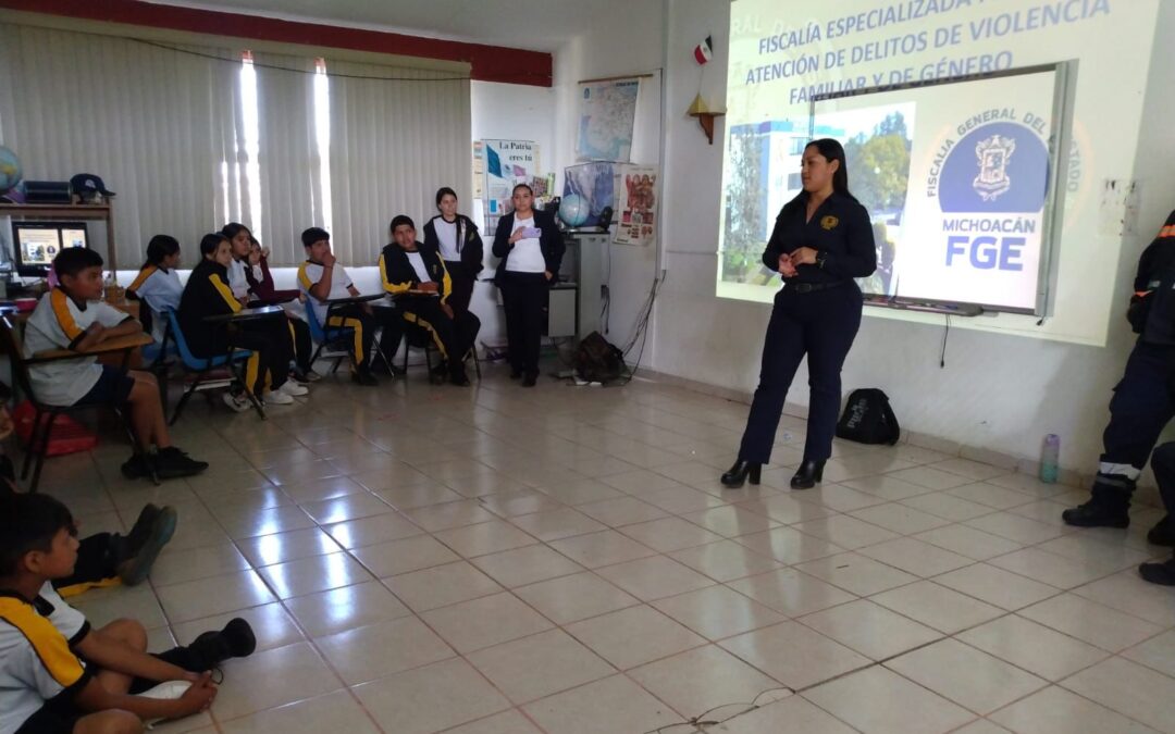 En primaria y secundaria de Copándaro, lleva FGE charlas sobre prevención del bullying a estudiantes y padres de familia