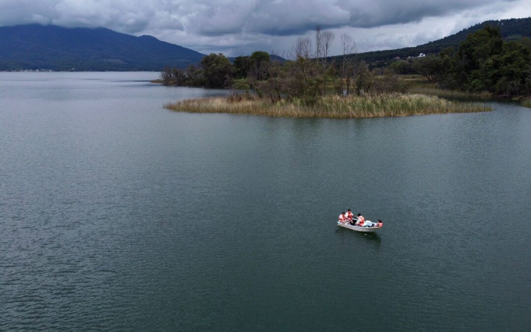 Michoacán lanzará operativo para evitar extracción ilegal de agua del lago de Zirahuén