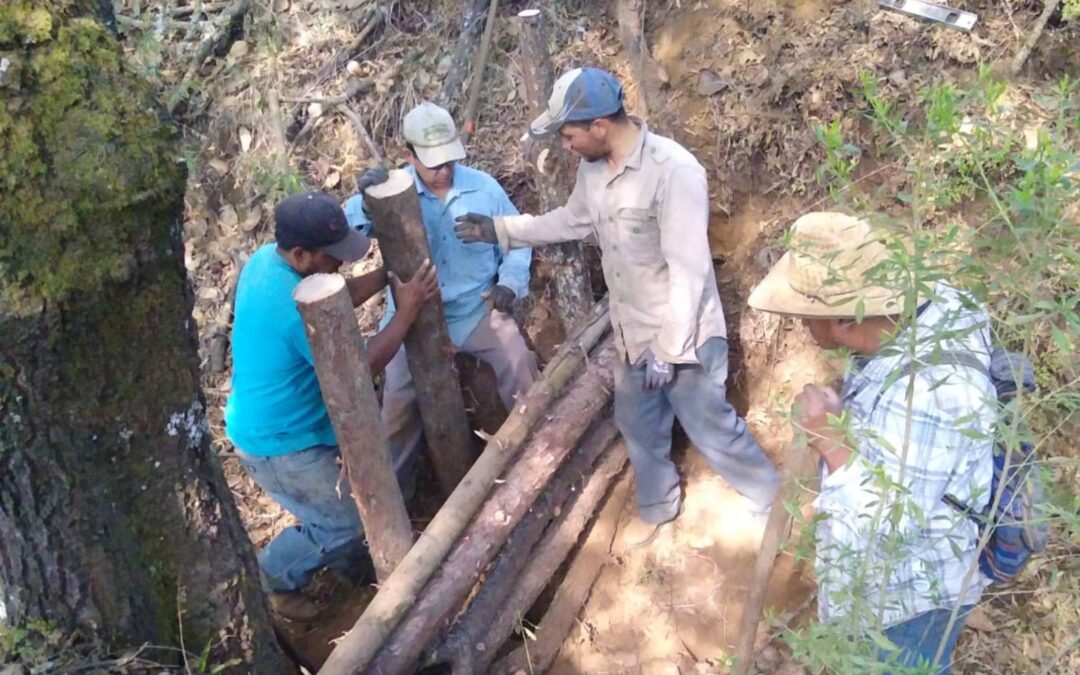 Con obras antiazolve ejidatarios de Erongarícuaro se suman al rescate del lago de Pátzcuaro