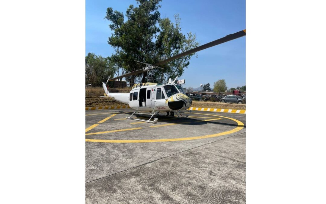 Helicóptero con helibalde atiende incendio forestal en Pátzcuaro