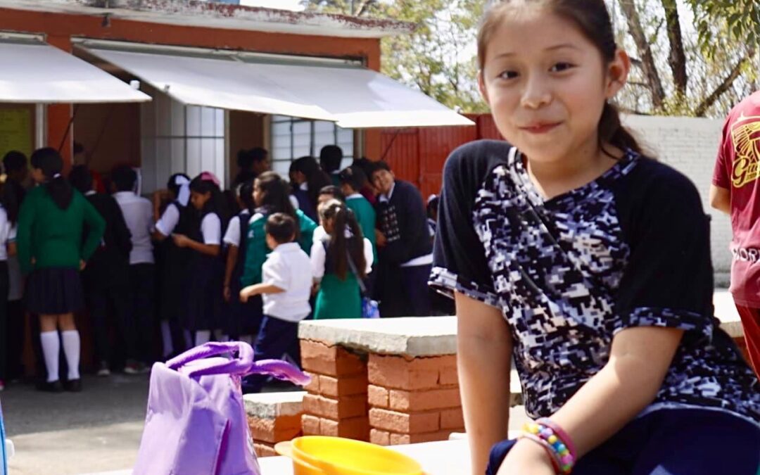 Pide SEE a escuelas ser flexibles con uso de uniforme por onda de calor