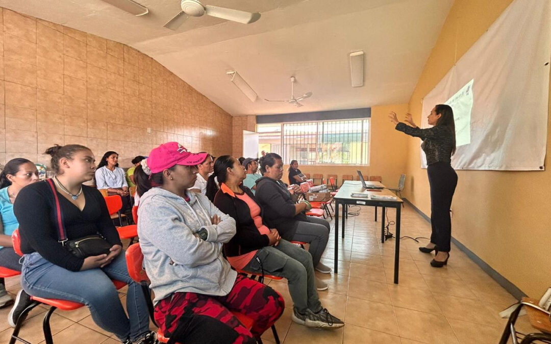 Lleva FGE charlas a escuela primaria de Pátzcuaro en materia de derechos humanos y prevención de la violencia