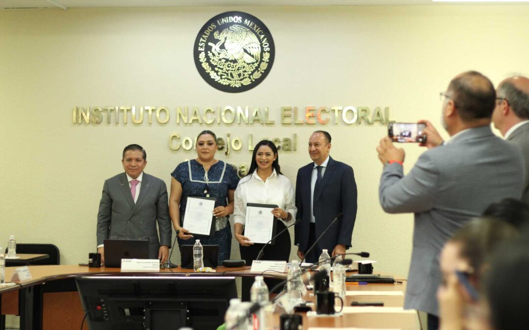 Araceli Saucedo recibe constancia como Senadora Electa