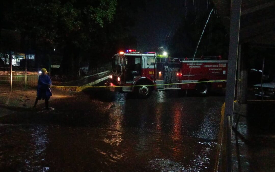 PC y Bomberos de Apatzingán continúan con el monitoreo de caminos y comunidades rurales