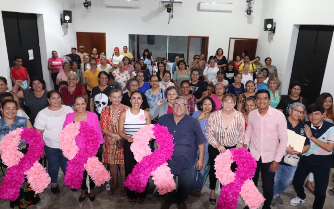 En Apatzingán entregan apoyos a mujeres con cáncer de mama y cérvicouterio