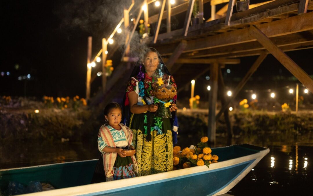 Dónde, cuándo y a qué hora ver el recorrido nocturno de canoas de Urandén; aquí te decimos