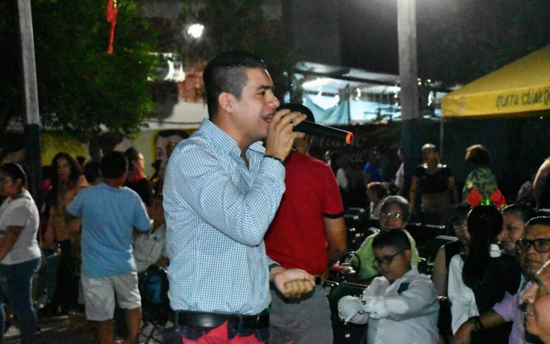 #HugoMolina gestiona 80 computadoras para la zona escolar 305