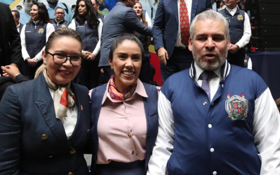 La Alcaldesa, Fanny Arreola, celebra la Promulgación de la Reforma Constitucional a la UMSNH.