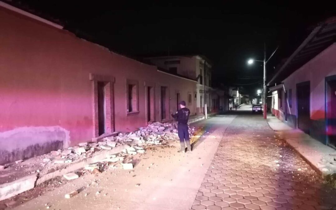 PC Estatal atiende afectaciones tras sismo con epicentro en Coalcomán