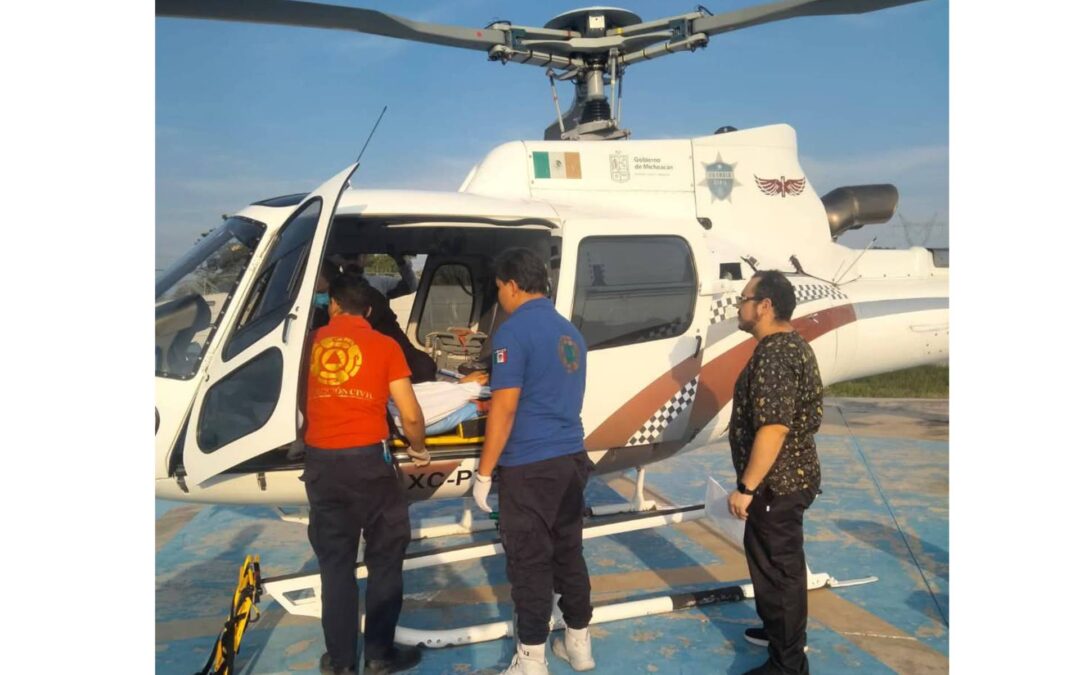 GOBIERNO DE APATZINGÁN Y CRUM TRASLADAN EN HELICOPTERO A JOVEN DE URGENCIA A MORELIA.