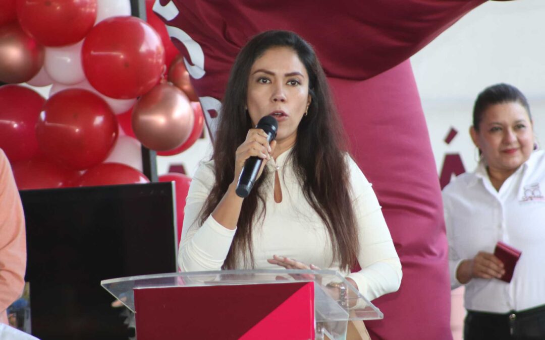 “La Educación es la Base del Progreso Social”; apuntó Fanny L. Arreola, en la Expo Preparate Apatzingán 2025.