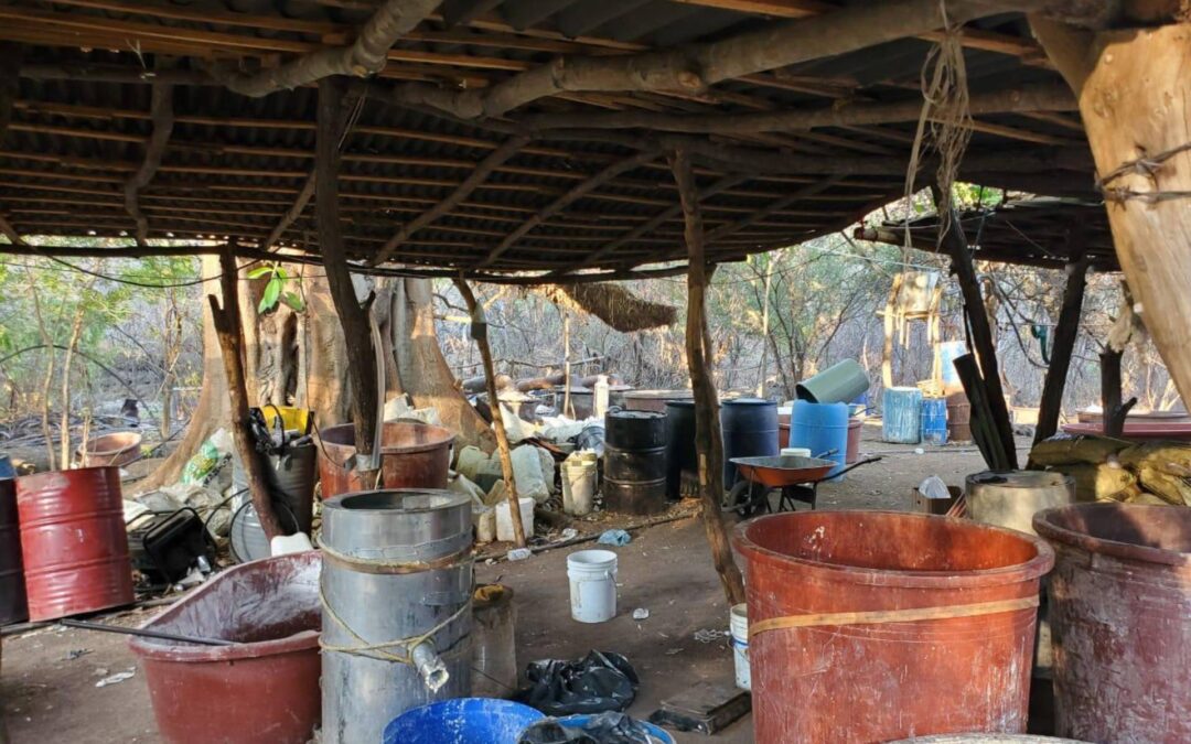 Duro golpe al narco en Apatzingán; aseguran laboratorio y 100 kg de mentanfetamina: SSP.