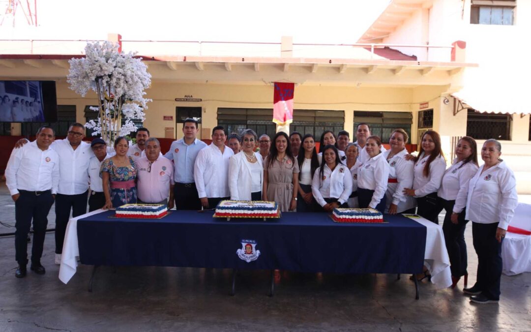 Fanny L. Arreola, reconoce a la Escuela Morelos, como referente en la transformación educativa de Apatzingán