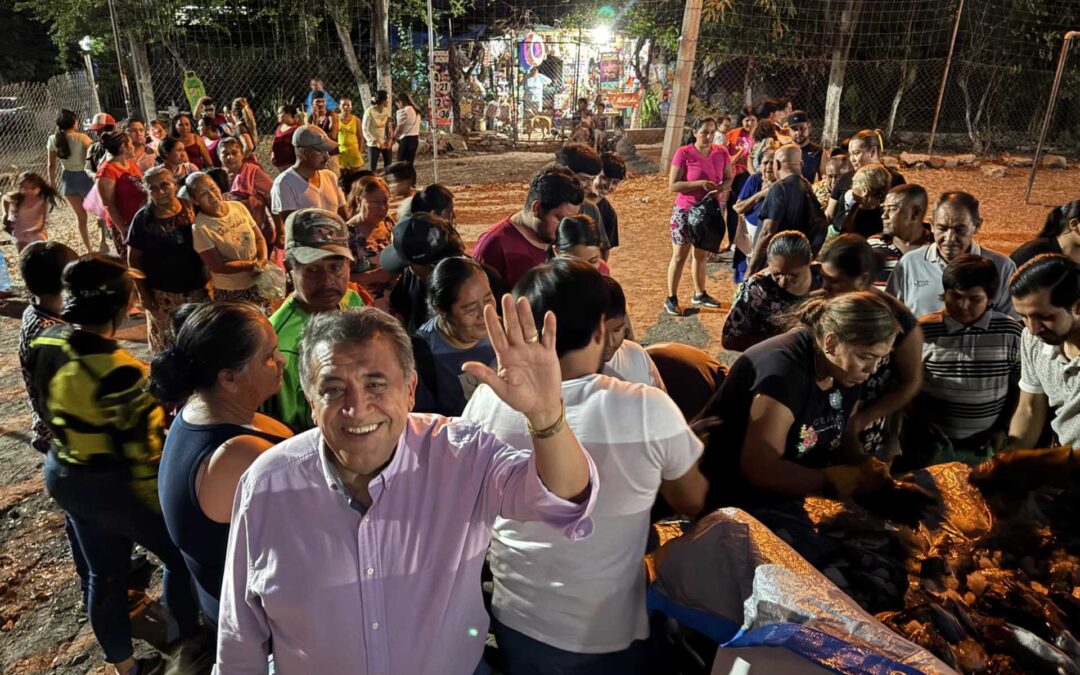 José Luis Cruz Lucatero continúa con la entrega de pescado a familias de Apatzingán.