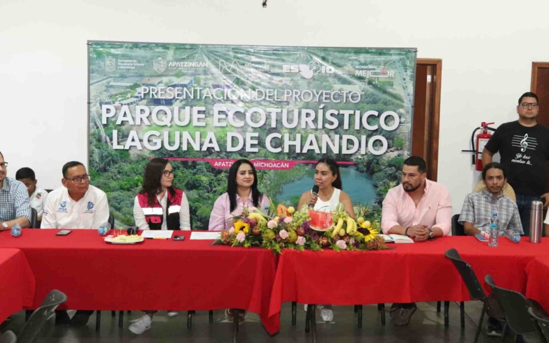 Fanny L. Arreola y Gladyz Butanda presentan el proyecto del «Parque Ecoturístico del Lago de Chandio» en Apatzingan