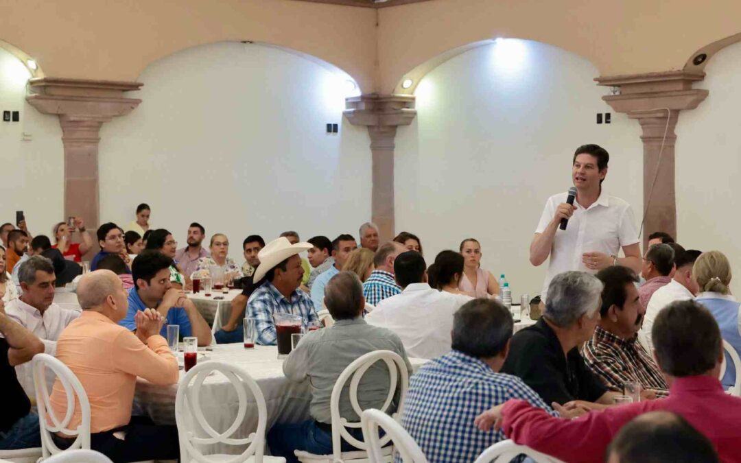 Se reúne Alfonso Martínez con integrantes del Consejo Coordinador Empresarial de Apatzingán