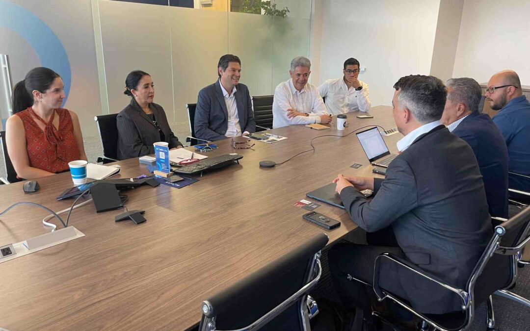 Alfonso Martínez presenta ventajas competitivas de Morelia ante Cámara de Comercio de Los Ángeles, California.