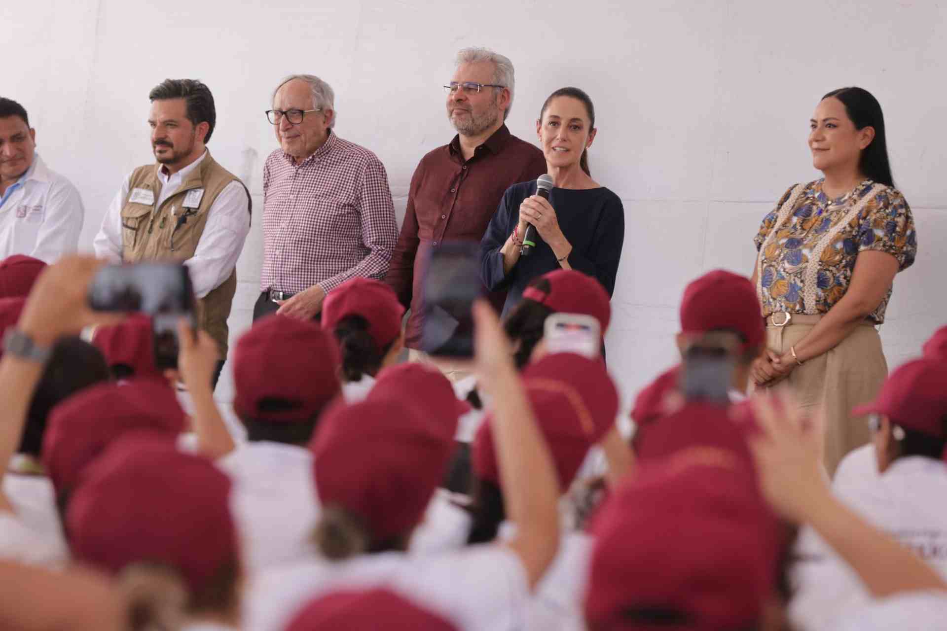 «Salud Casa Por Casa», es un gran acierto de Sheinbaum: Bedolla.