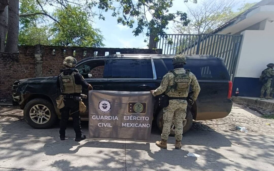 SSP y Defensa decomisan barret, fusiles y municiones en Apatzingán