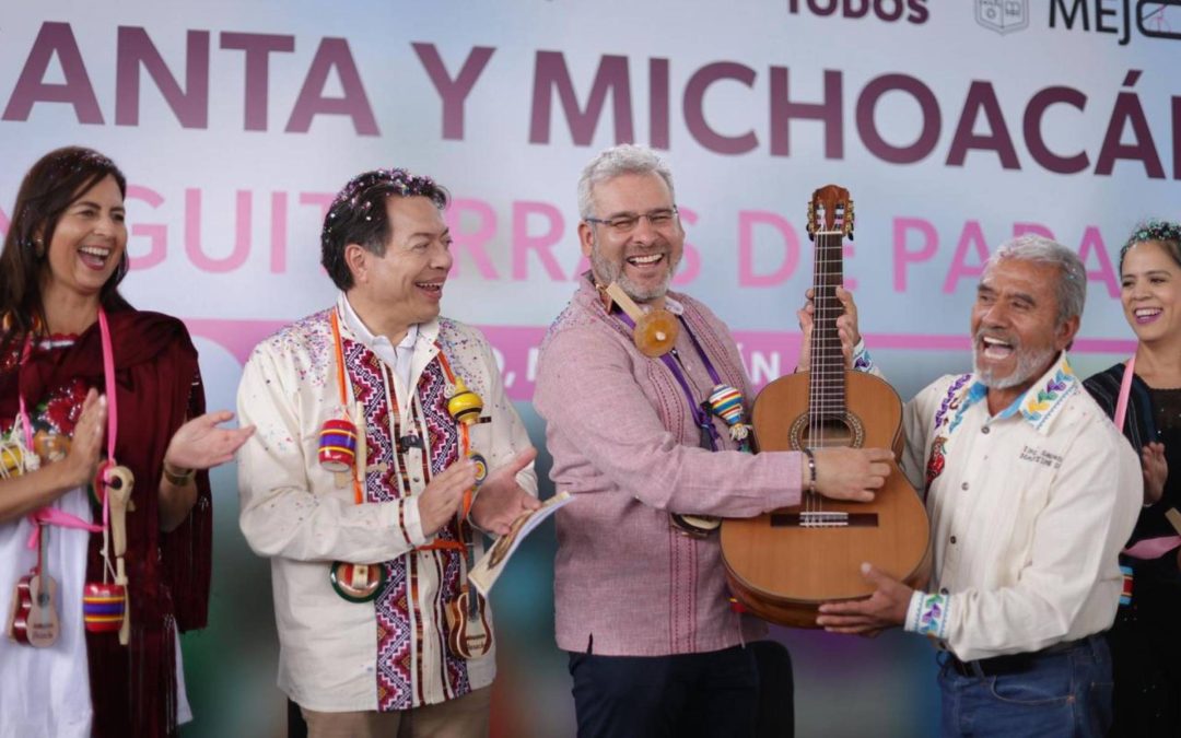 Guitarras de Paracho, instrumentos de paz que reconstruyen el tejido social: Bedolla