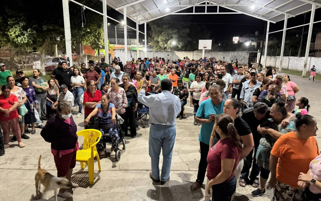 Continuamos con el recorrido navideño 2025 para llevar solidaridad y tradiciones decembrinas a las familias: Cruz Lucatero