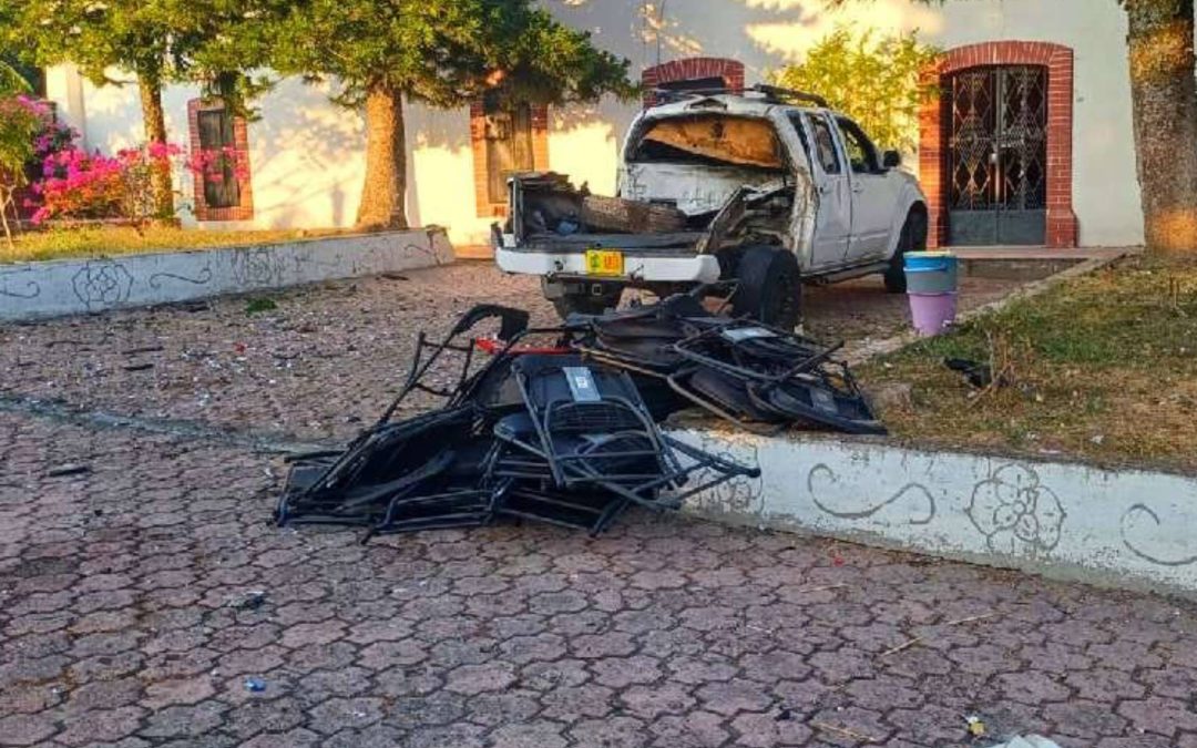 Explosión de pirotecnia deja a una mujer lesionada en Santa Ana Maya, Michoacán.