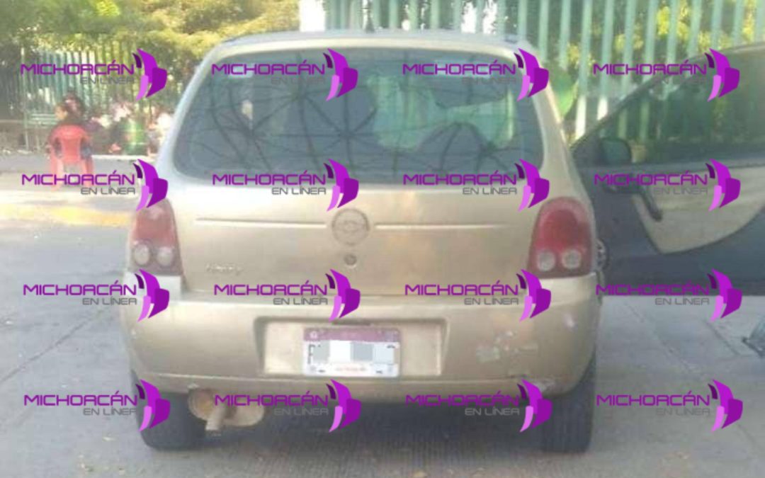 Mujer resulta lesionada tras caer de motocicleta en Apatzingán