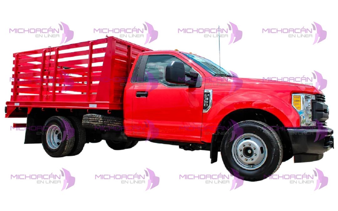 Robo de camioneta con violencia en Parácuaro de empresa refresquera