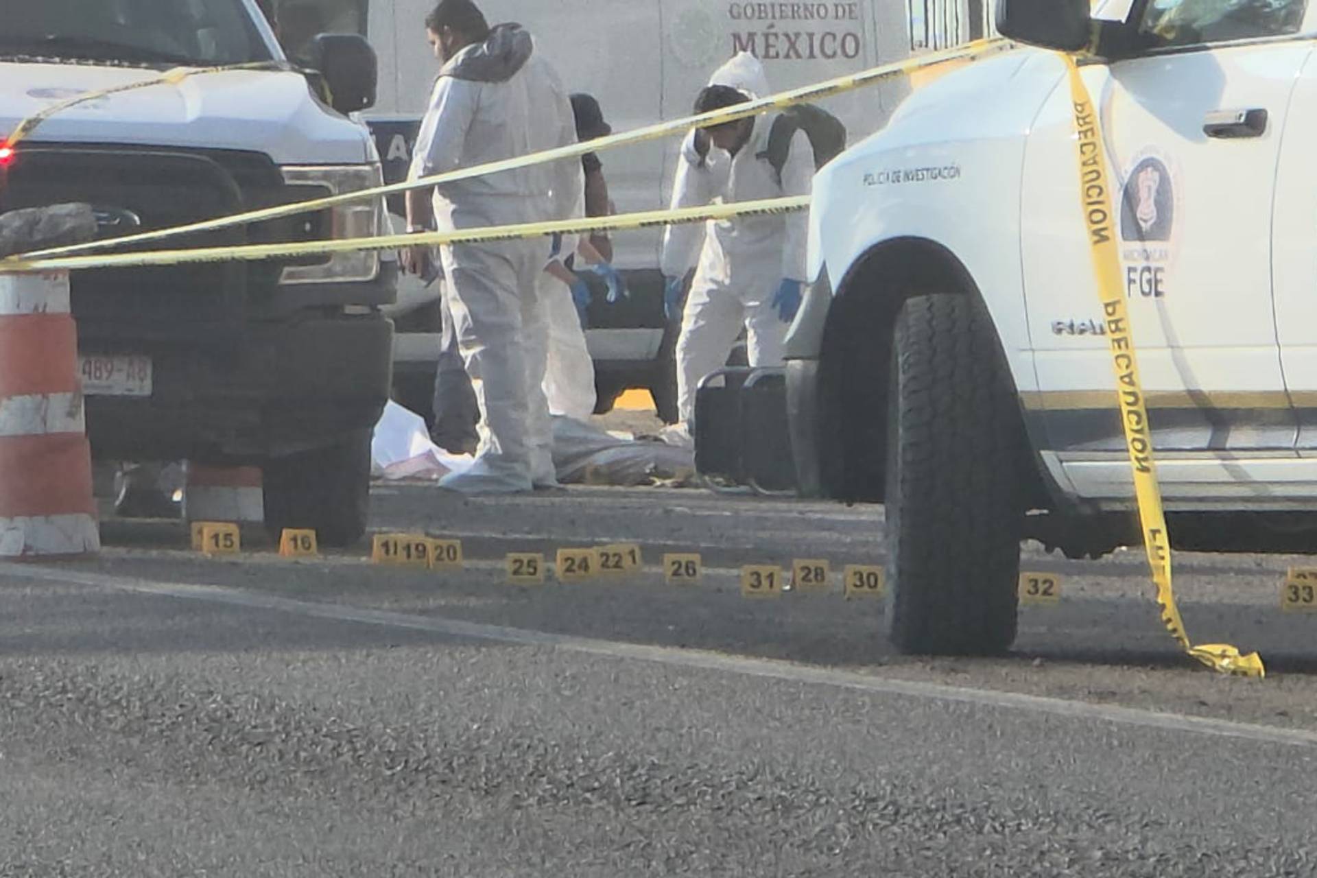Violencia sacude Texticuitzeo: abandonan cuatro cuerpos descuartizados y se registra incendio de comercios