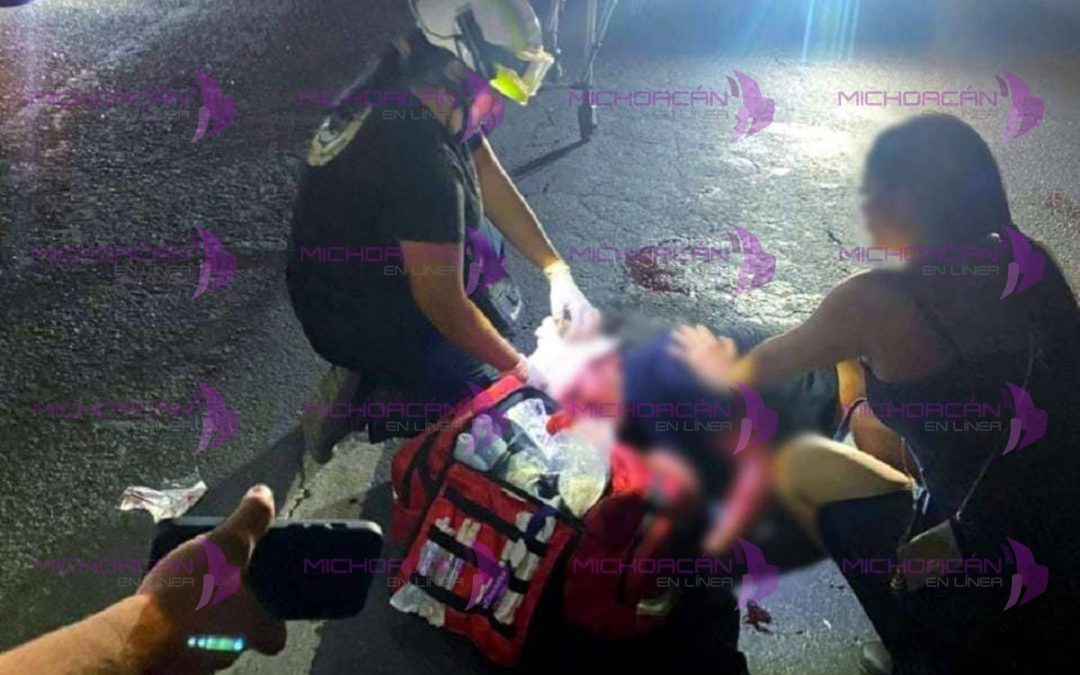 Accidente de motocicleta en Apatzingán deja un menor sin vida y cuatro personas lesionadas