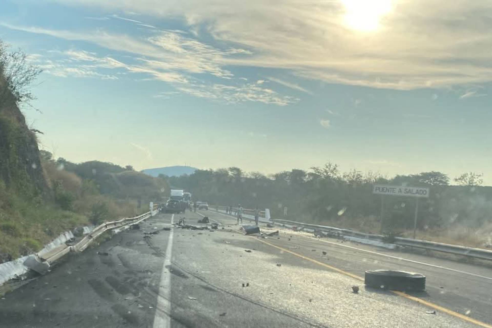 Accidente vehicular en la Autopista Siglo XXI deja dos personas lesionadas
