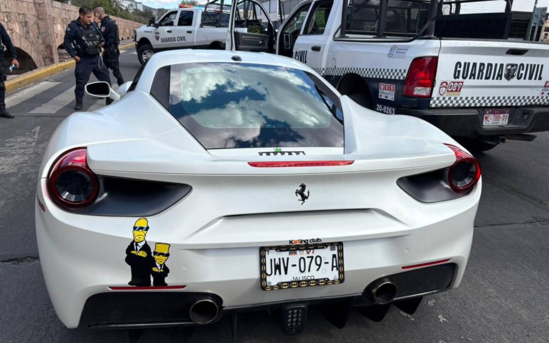 SSP asegura vehículo con reporte de robo en EUA y arma; hay dos detenidos