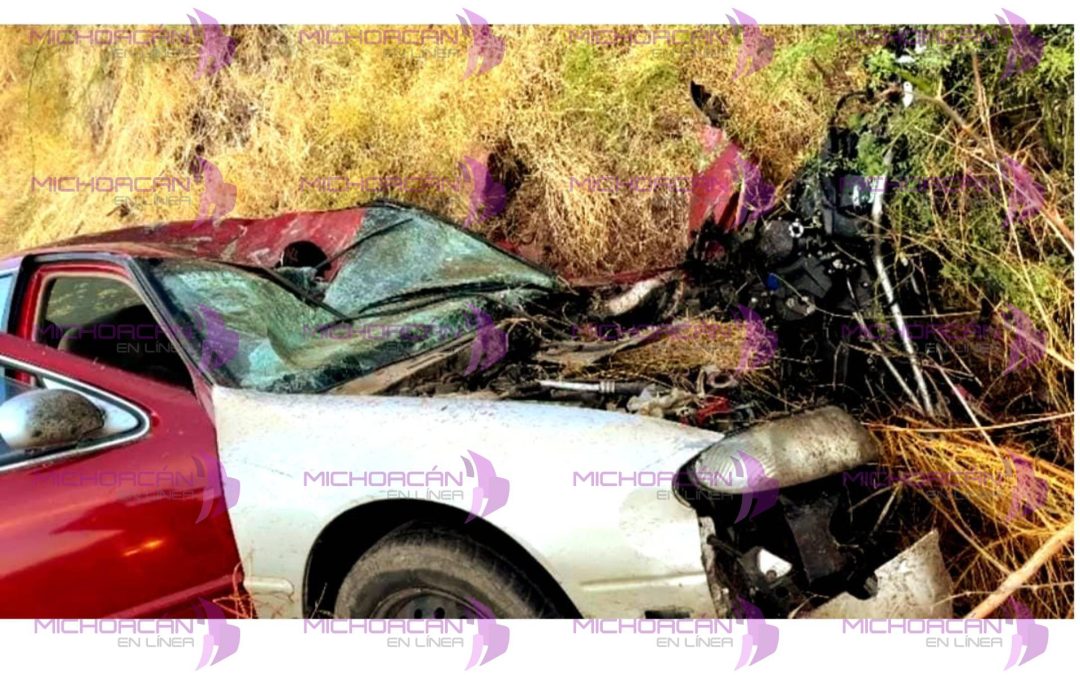 Trágico accidente en la Siglo XXI deja dos motociclistas sin vida, integrantes del club “Los Cuerudos de Apatzingán”.