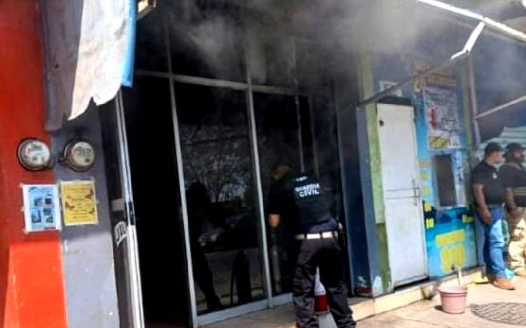 Ataque con artefactos explosivos daña instalaciones de la FGE e incendian la terminal de Parikuni en Buenavista.