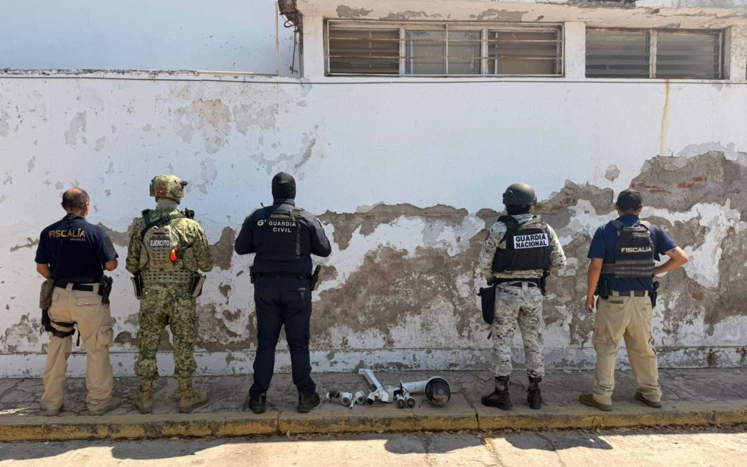 FGE retira siete “cámaras parásitas” instaladas ilegalmente y presuntamente utilizadas para conductas delictivas, en Apatzingán