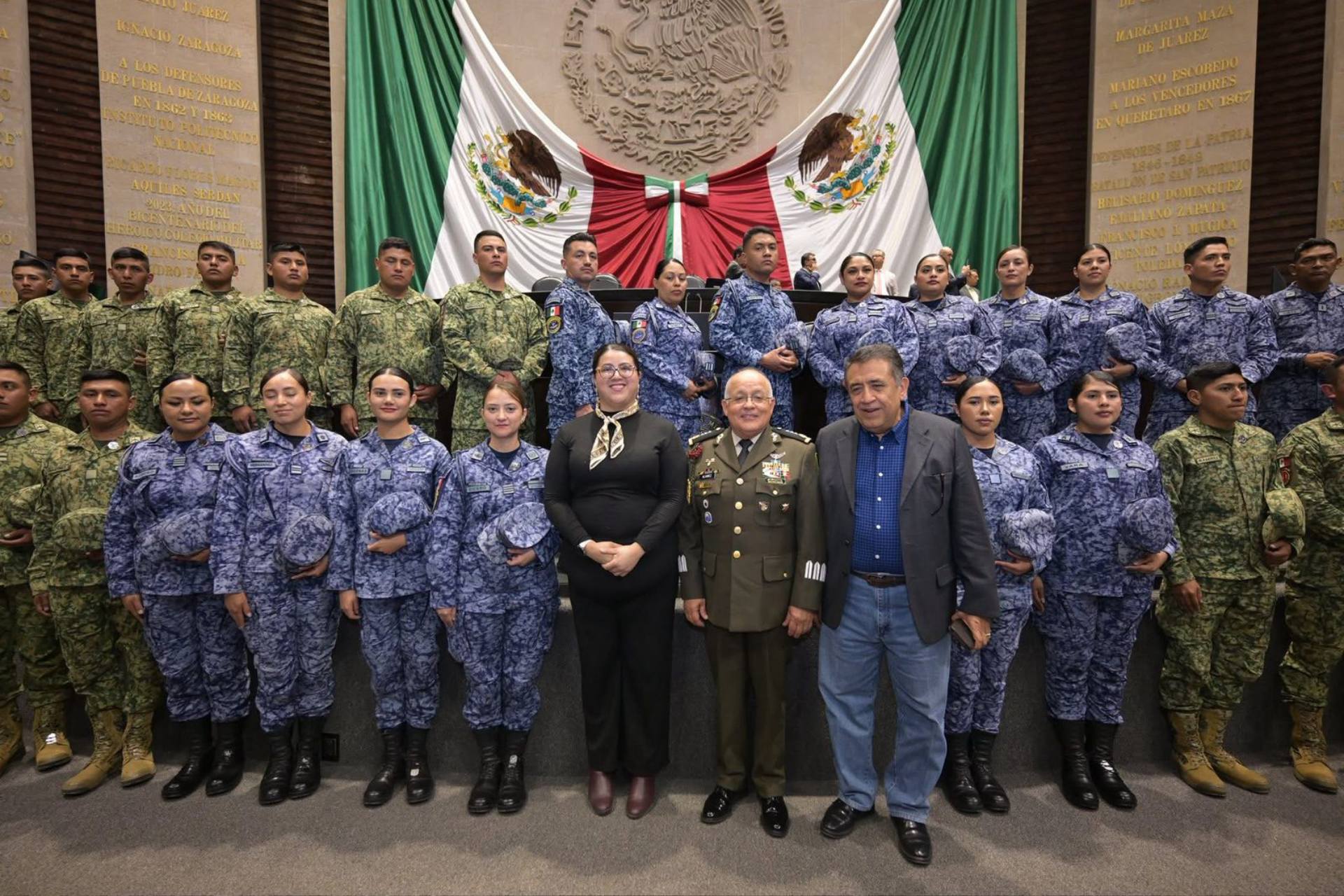 Ejército Mexicano: Lealtad al Pueblo y Defensa de la Constitución: Cruz Lucatero.