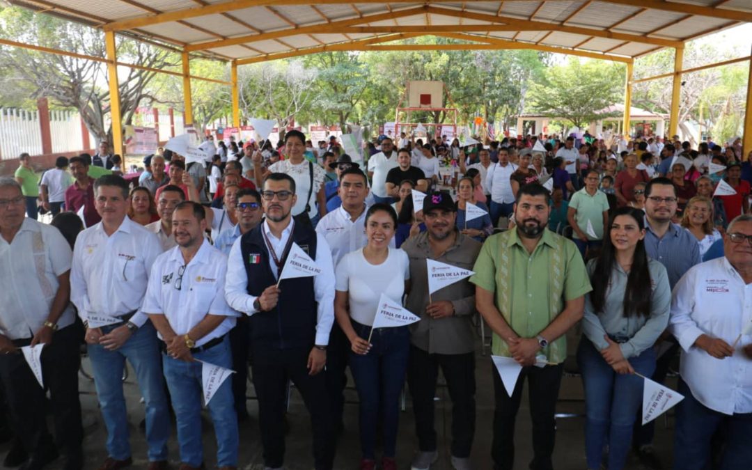 Gobierno de Apatzingán realiza la primera Feria de la Paz con servicios y apoyos para la comunidad.