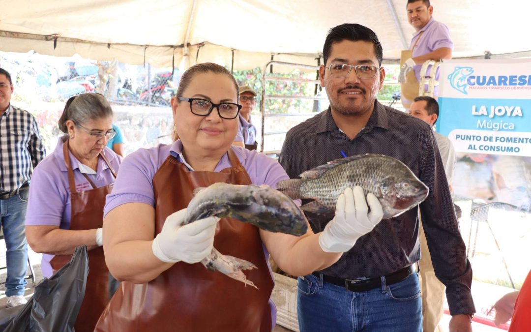 Gobierno de Apatzingán acerca pescado de calidad a bajo costo a familias, en temporada de Cuaresma.
