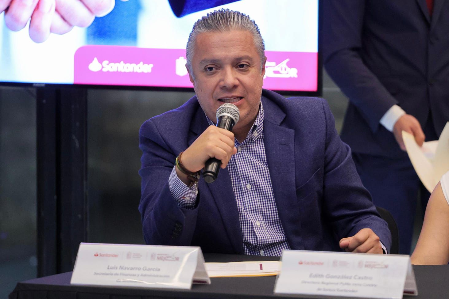 Abril, último mes para pagar el refrendo vehicular sin multas y recargos. Luis Navarro.